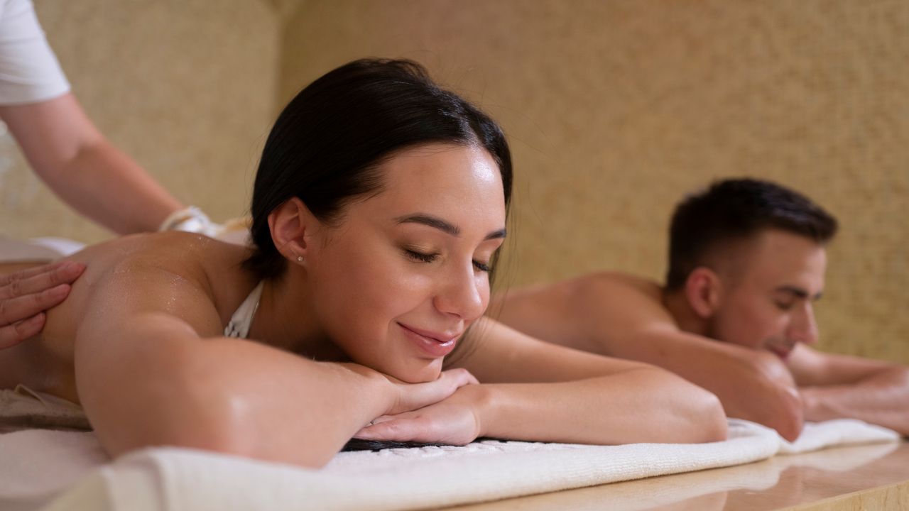 Couple Massage in Indiranagar